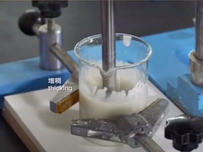 有機膨潤土預凝膠